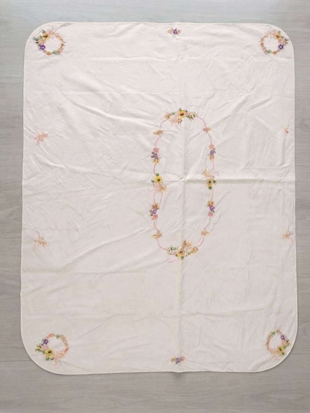 Vintage Hand Embroidered Floral Wreath Tablecloth Farmhouse Cottagecore Blush